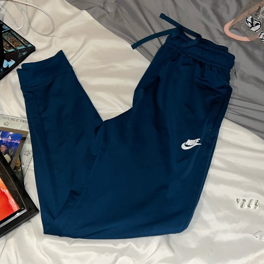 WOMEN’S NIKE Joggers (S)